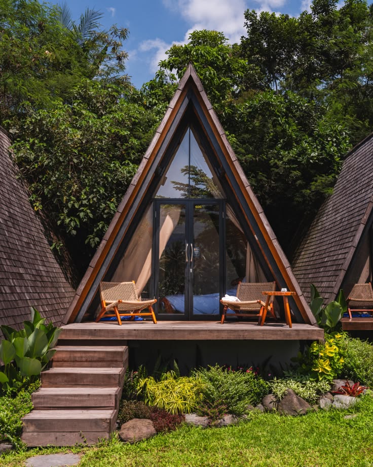 rumah kayu segitiga minimalis modern Jual Rumah Segitiga Kayu Jati Custom Sesuai Desain dan Ukuran - Image 1